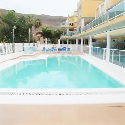Golden Beach Met Pool Mogan